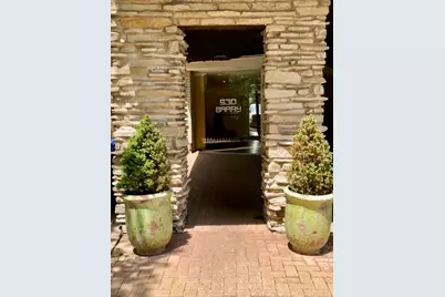 530 W Barry Avenue #4H, Chicago, IL 60657 - Photo 2