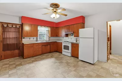 409 Main Street, Crescent City, IL 60928 - Photo 6