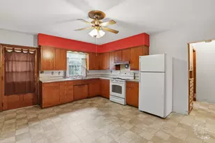 409 Main St, Crescent City, IL 60928 - Photo 6