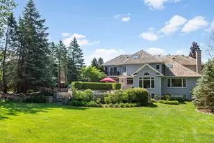 320 Camelot Ln, Libertyville, IL 60048 - Photo 40