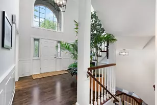 320 Camelot Ln, Libertyville, IL 60048 - Photo 6