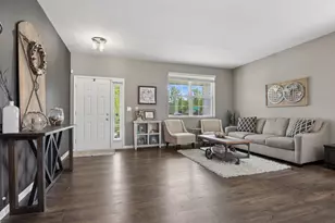 3301 Wanskuck St, Elgin, IL 60124 - Photo 2