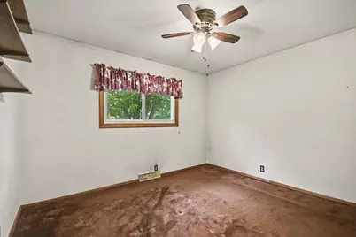 331 E Dresser Road, Dekalb, IL 60115 - Photo 6