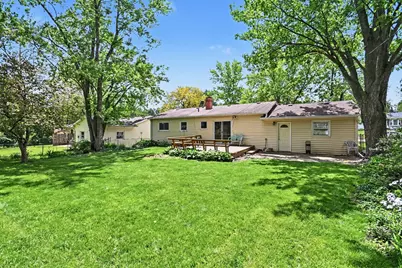 331 E Dresser Road, Dekalb, IL 60115 - Photo 14