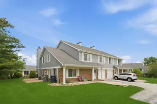 15826 Farm Hill Dr, Orland Park, IL 60462 - Photo 2
