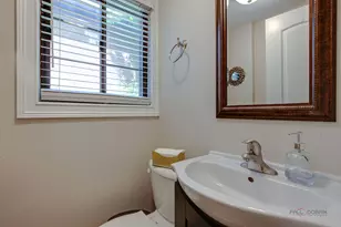 1741 Beverly Pl, Highland Park, IL 60035 - Photo 14