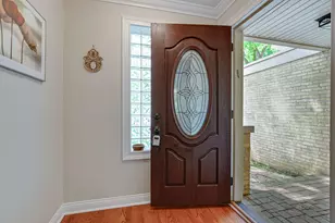 1741 Beverly Pl, Highland Park, IL 60035 - Photo 4