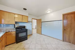 7058 S Fairfield Ave, Chicago, IL 60629 - Photo 10