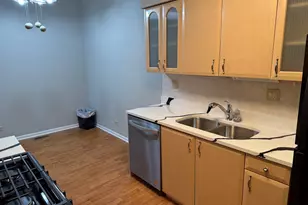 410 Ashwood Ct, Vernon Hills, IL 60061 - Photo 6