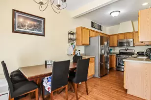 2726 Kendall Crossing, McHenry, IL 60051 - Photo 8