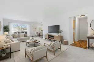 2620 N Windsor Dr, Arlington Heights, IL 60004 - Photo 2