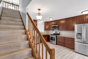 379 Ascot Ln, Streamwood, IL 60107 - Photo 2