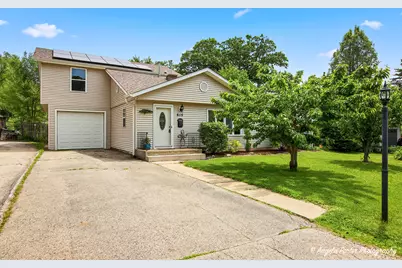 615 Highland Avenue, Antioch, IL 60002 - Photo 1