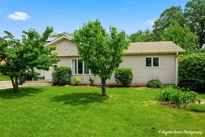 615 Highland Avenue, Antioch, IL 60002 - Photo 2