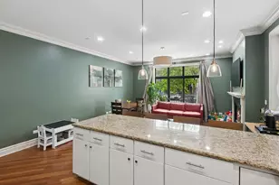 3641 N Ashland Ave, Chicago, IL 60613 - Photo 10