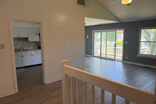1251 Bradwell Ln, Mundelein, IL 60060 - Photo 2