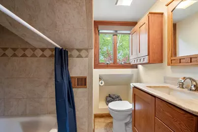 4947 Estes Avenue, Skokie, IL 60077 - Photo 26