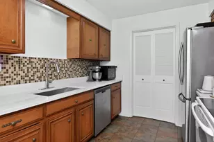 2S742 Ave Orleans, Oak Brook, IL 60523 - Photo 8
