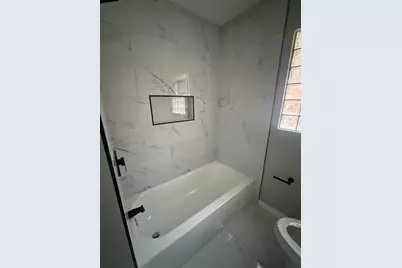 9800 S 51st Avenue, Oak Lawn, IL 60453 - Photo 2