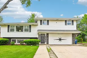 5733 Rose Ct, Berkeley, IL 60163 - Photo 1