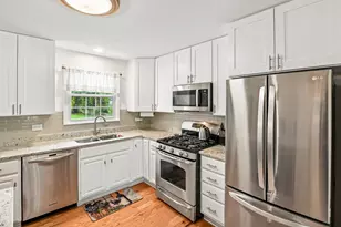 5733 Rose Ct, Berkeley, IL 60163 - Photo 6