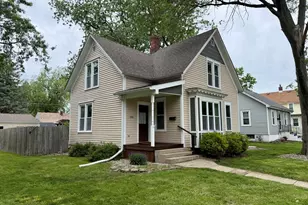 295 S Grand Ave, Bradley, IL 60915 - Photo 1