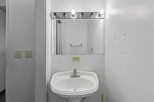 10540 S Maryland Ave, Chicago, IL 60628 - Photo 8