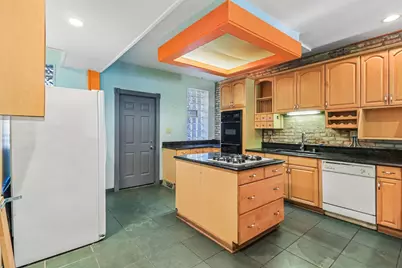 10540 S Maryland Avenue, Chicago, IL 60628 - Photo 6