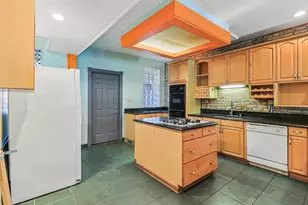10540 S Maryland Ave, Chicago, IL 60628 - Photo 6