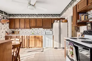1S055 Spring Rd, Oakbrook Terrace, IL 60181 - Photo 10