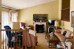 171 Cascade Dr, Indian Head Park, IL 60525 - Photo 2