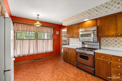29W007 Oak Lane, Warrenville, IL 60555 - Photo 8