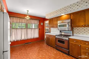 29W007 Oak Ln, Warrenville, IL 60555 - Photo 8