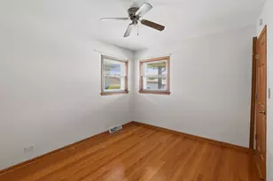 8600 W Ainslie St, Norridge, IL 60706 - Photo 18