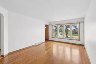 8600 W Ainslie St, Norridge, IL 60706 - Photo 4