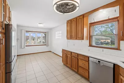 8600 W Ainslie Street, Norridge, IL 60706 - Photo 8