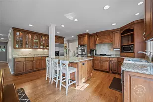 1220 Heatherton Dr, Naperville, IL 60563 - Photo 12