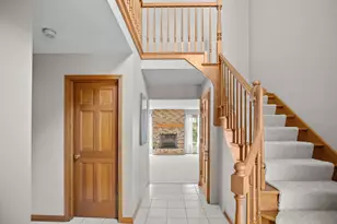 27W225 Ash Ct, Winfield, IL 60190 - Photo 4