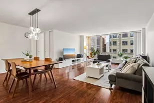 2400 N Lakeview Ave, Chicago, IL 60614 - Photo 2