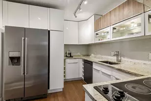 2400 N Lakeview Ave, Chicago, IL 60614 - Photo 6