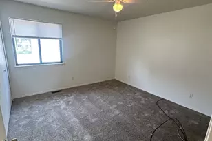 906 Pomona Dr, Champaign, IL 61822 - Photo 10