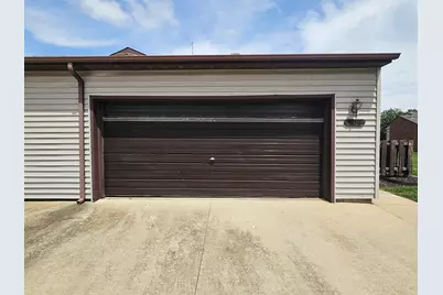906 Pomona Drive #906, Champaign, IL 61822 - Photo 2