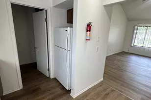 906 Pomona Dr, Champaign, IL 61822 - Photo 6