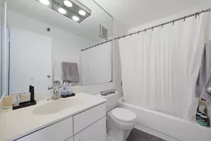 1212 N Lasalle Dr, Chicago, IL 60610 - Photo 14
