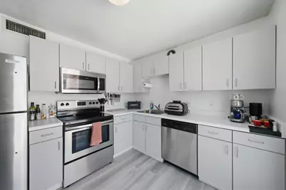 1212 N Lasalle Drive #701, Chicago, IL 60610 - Photo 4