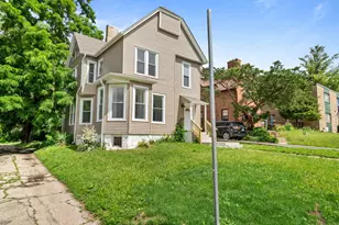 712 N Court St, Rockford, IL 61103 - Photo 2