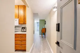 511 Broadway Ave, Mattoon, IL 61938 - Photo 2
