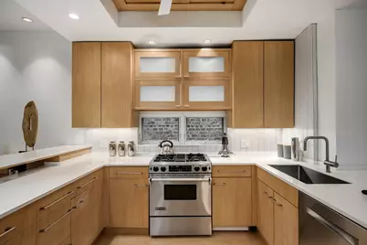 2147 N Claremont Avenue, Chicago, IL 60647 - Photo 10