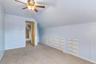 409 Hubbard Avenue, Elgin, IL 60123 - Photo 22