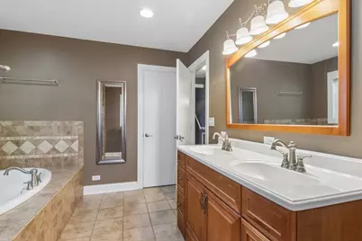 409 Hubbard Avenue, Elgin, IL 60123 - Photo 18